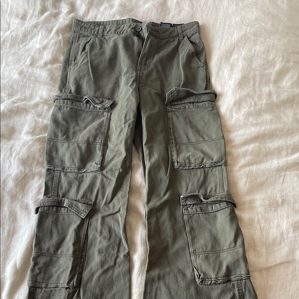 H&M Women's Olive Cargo Pants